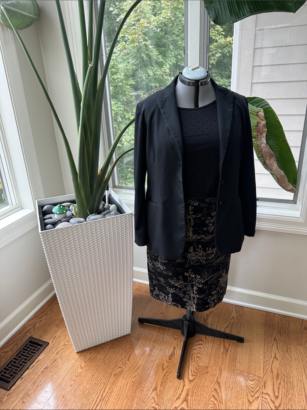 Women's Black Tailored Blazer - Classic Workwear Jacket